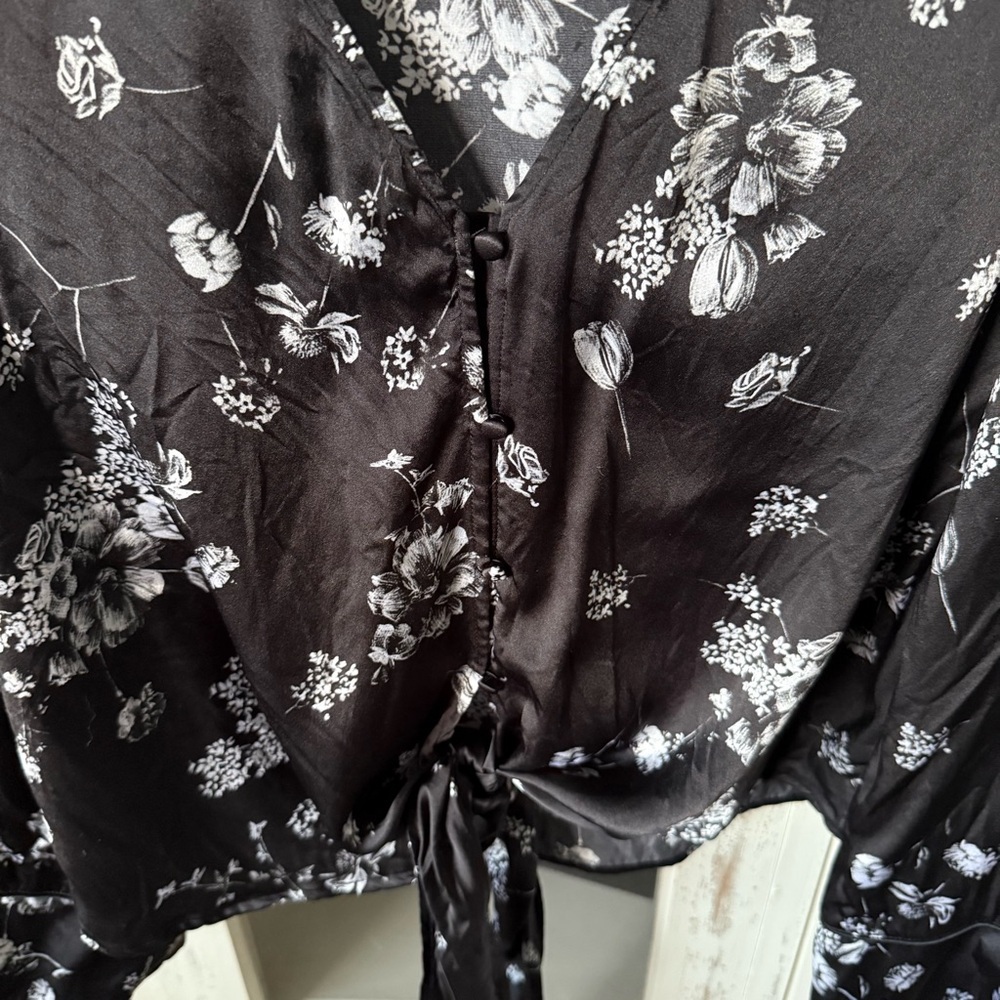 Cami NYC Lila Black Floral Tie-Front Blouse - Picture 6 of 7